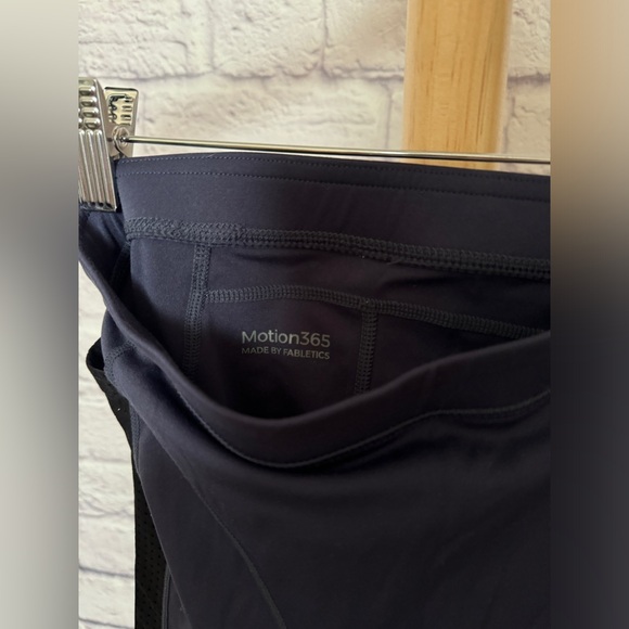 Motion 365 Highwaisted Fabletics Leggings - Picture 12 of 12